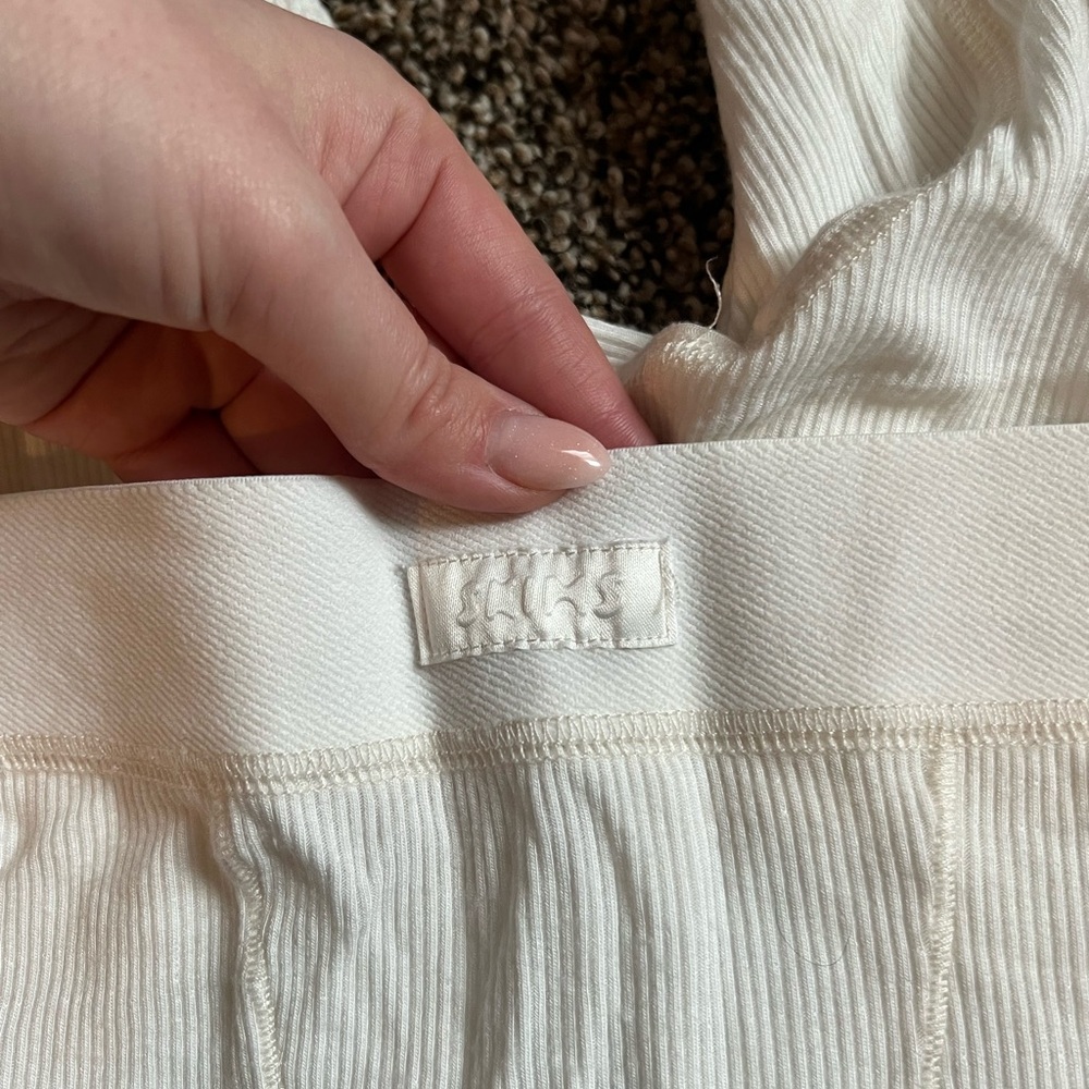 SKIMS White Ribbed Boxer Briefs - Picture 3 of 4